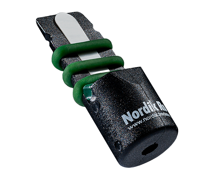 manok-nordik-predator-roe-na-kosulyu-krik-samki-krik-detenysha-1