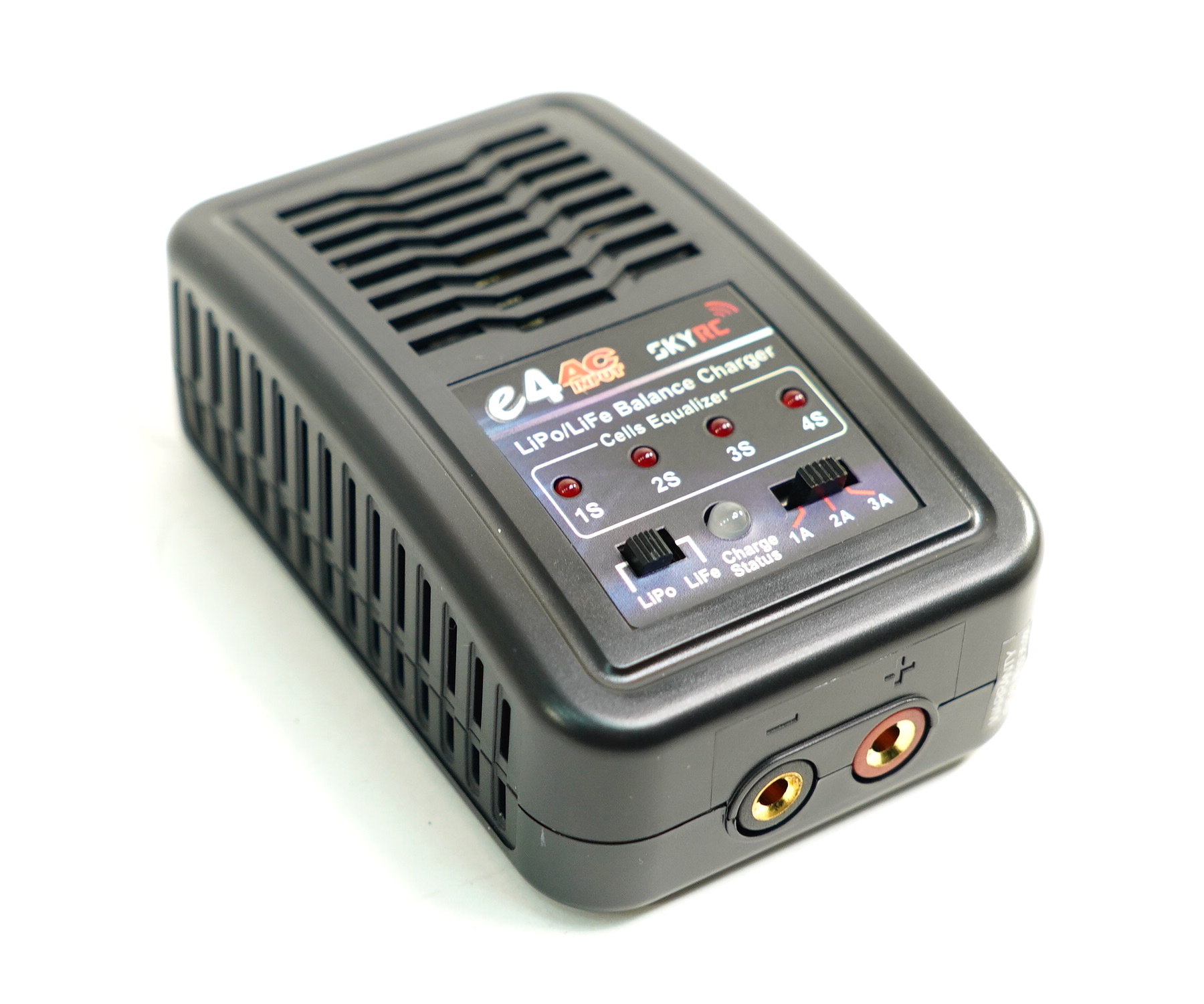 zaryadnoe-ustroystvo-skyrc-e4-dlya-lipo-life-s-balansirom-1